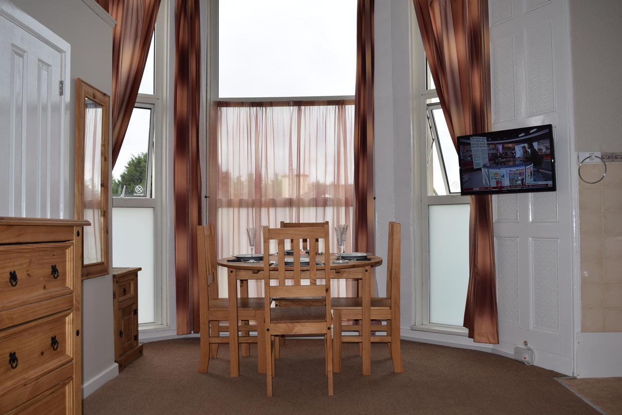Tor Park Holiday Flatlets Торки Экстерьер фото